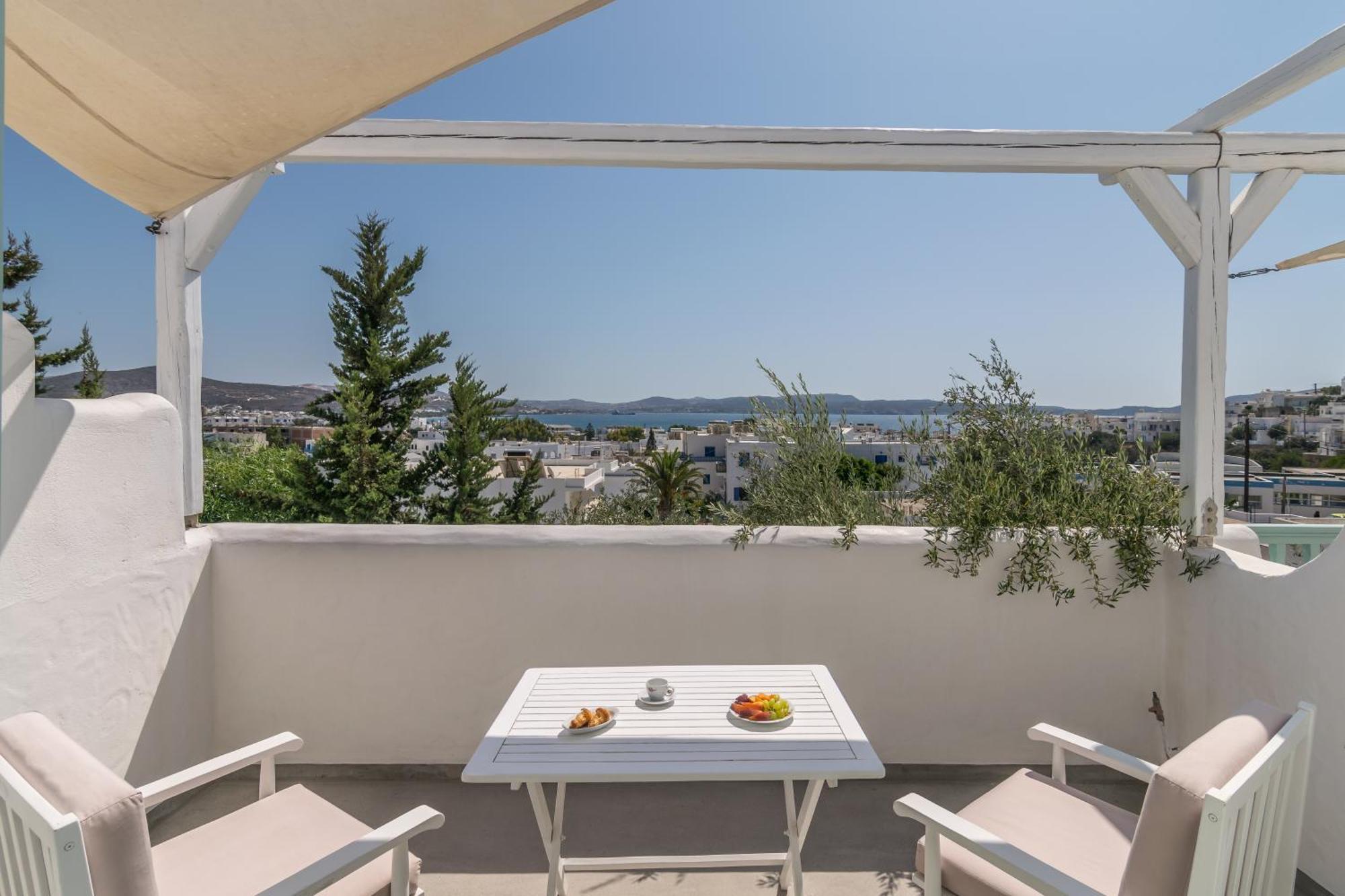 Thalassitra Private Pool Suites Adamantas  Bagian luar foto