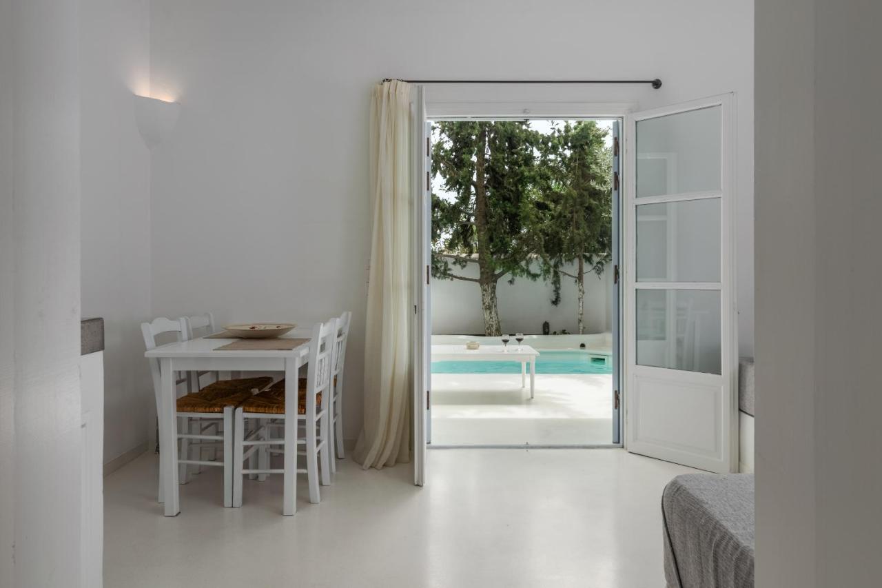 Thalassitra Private Pool Suites Adamantas  Bagian luar foto