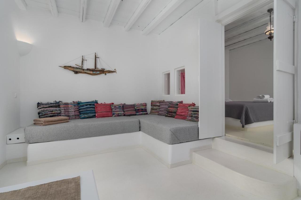 Thalassitra Private Pool Suites Adamantas  Bagian luar foto
