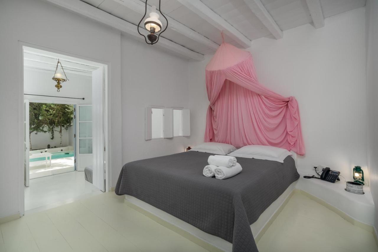 Thalassitra Private Pool Suites Adamantas  Bagian luar foto