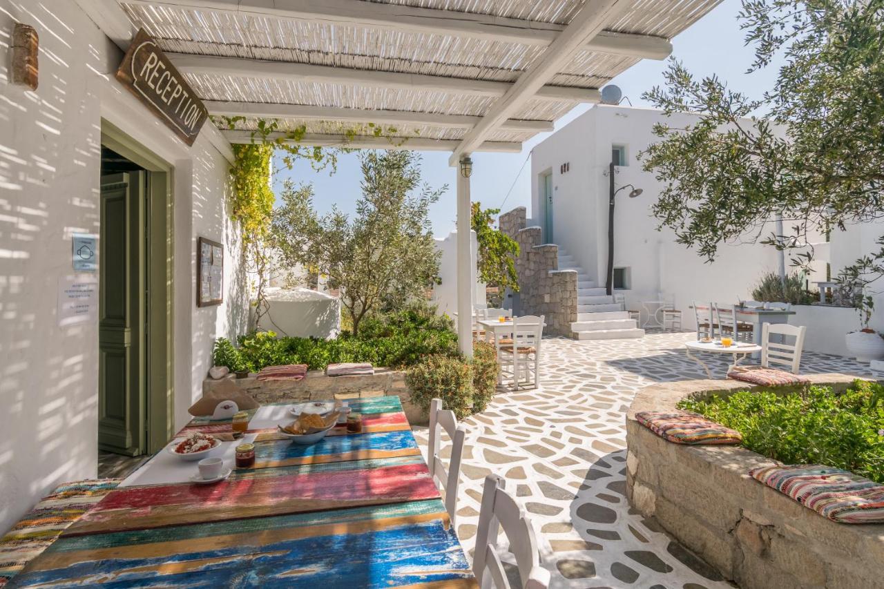 Thalassitra Private Pool Suites Adamantas  Bagian luar foto