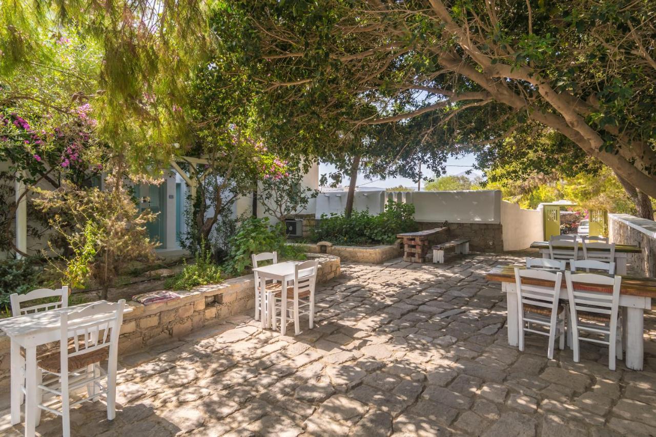 Thalassitra Private Pool Suites Adamantas  Bagian luar foto