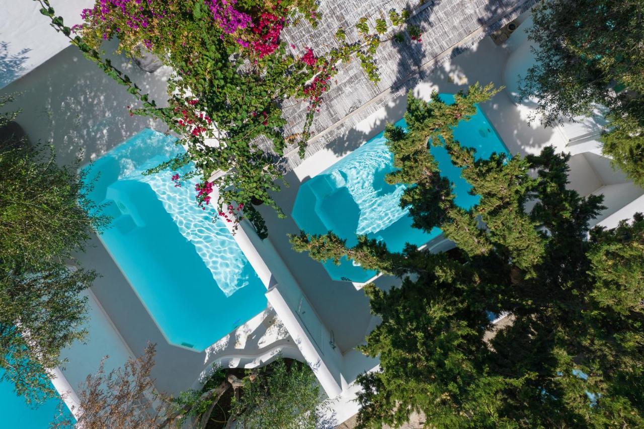 Thalassitra Private Pool Suites Adamantas  Bagian luar foto