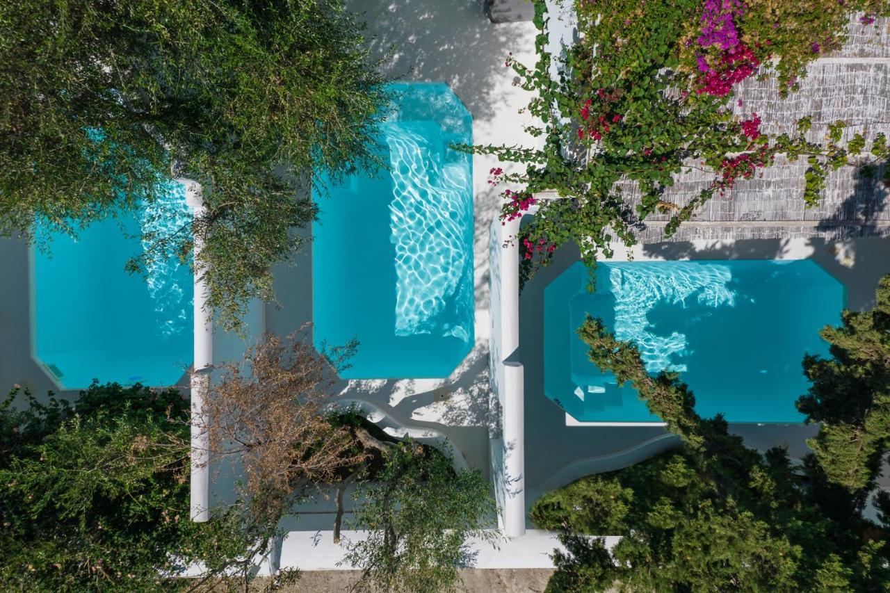 Thalassitra Private Pool Suites Adamantas  Bagian luar foto