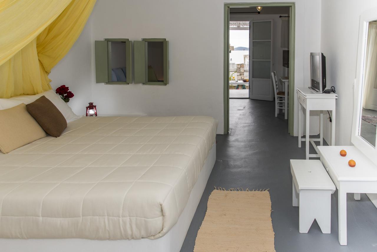 Thalassitra Private Pool Suites Adamantas  Bagian luar foto