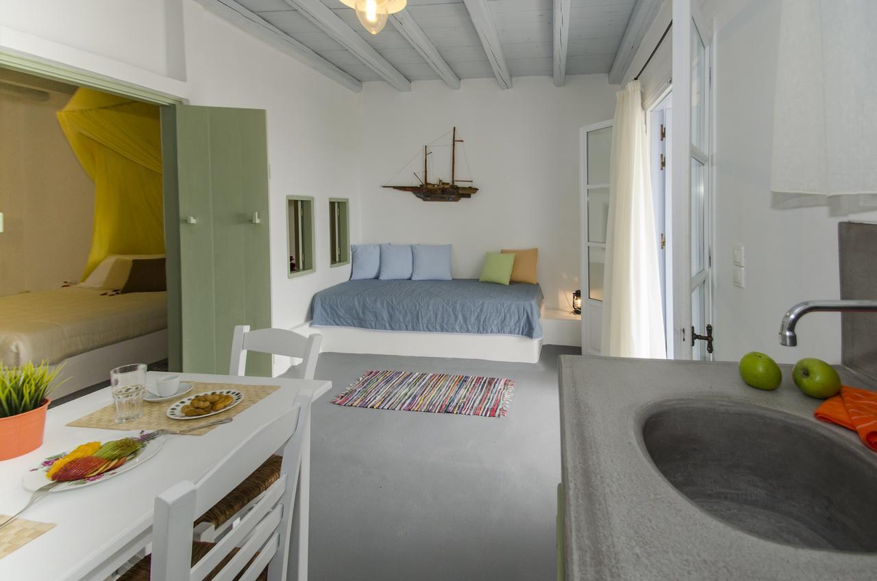 Thalassitra Private Pool Suites Adamantas  Bagian luar foto