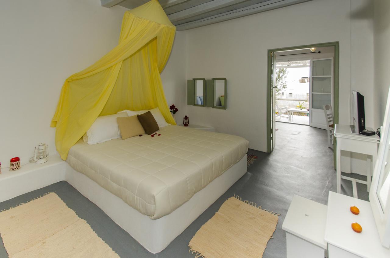 Thalassitra Private Pool Suites Adamantas  Bagian luar foto