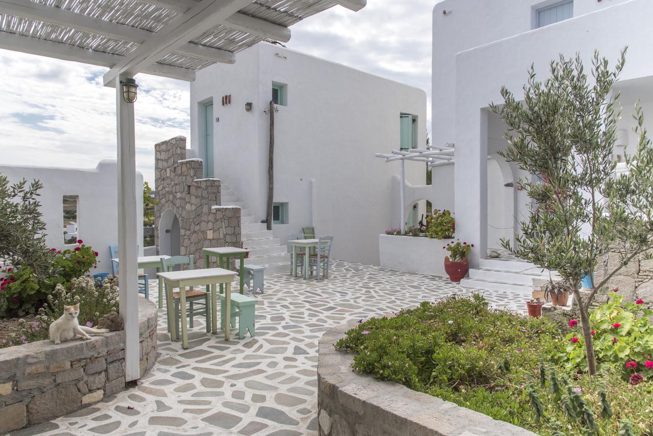 Thalassitra Private Pool Suites Adamantas  Bagian luar foto