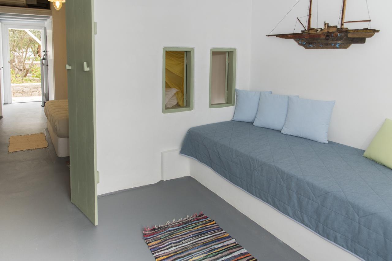 Thalassitra Private Pool Suites Adamantas  Bagian luar foto