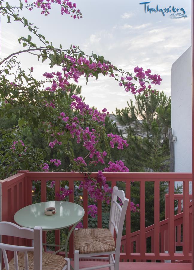 Thalassitra Private Pool Suites Adamantas  Bagian luar foto